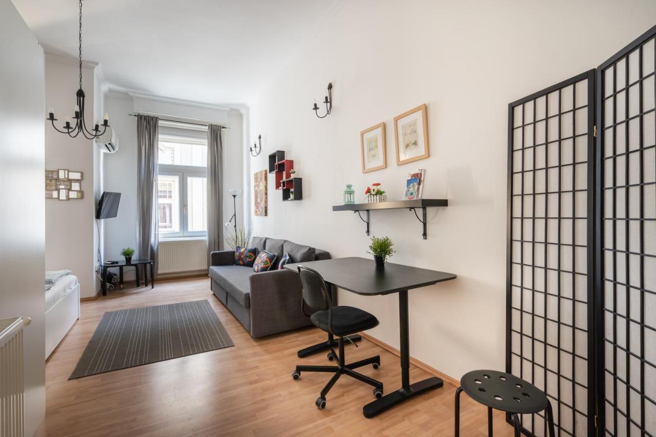 K10 - Kazinczy Street Heritage Suite - Best Location By Bqa Budapeste Exterior foto