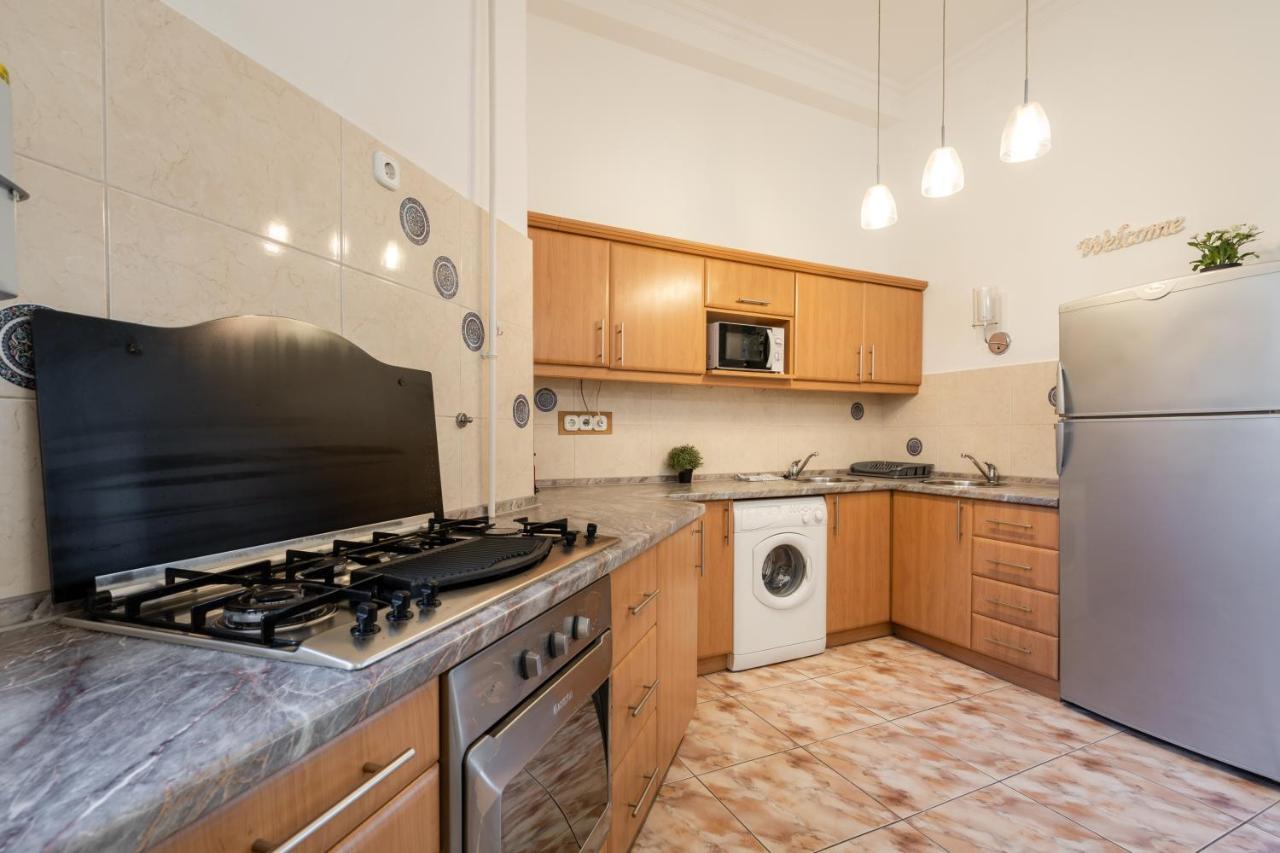 K10 - Kazinczy Street Heritage Suite - Best Location By Bqa Budapeste Exterior foto