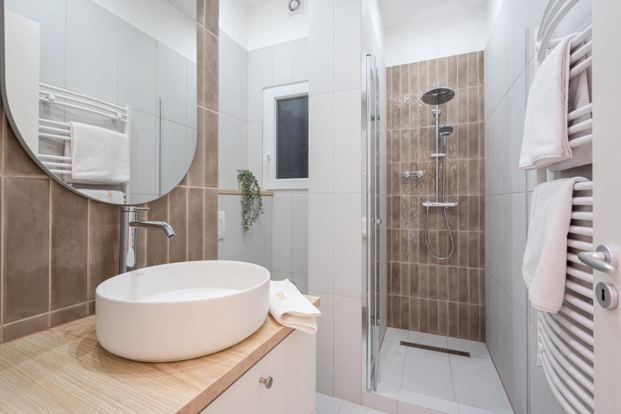 K10 - Kazinczy Street Heritage Suite - Best Location By Bqa Budapeste Exterior foto